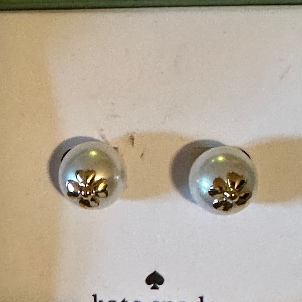 NWT - Kate Spade earrings.